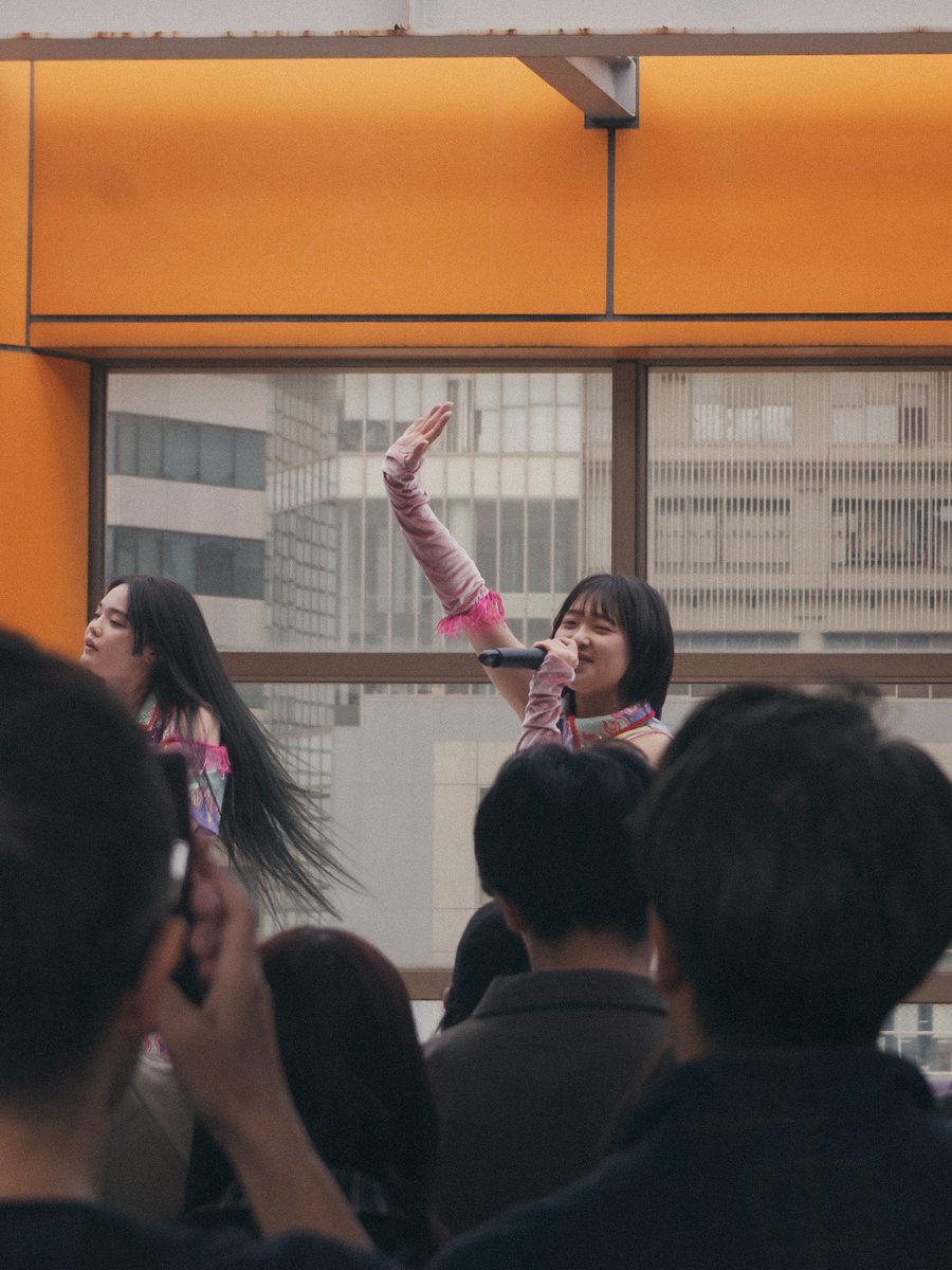 plpbmw's tweet image. リリイベ
お散歩カメラで撮ってみたけどちょっと遠い😂

#PIGGS
#PIGGS渋谷