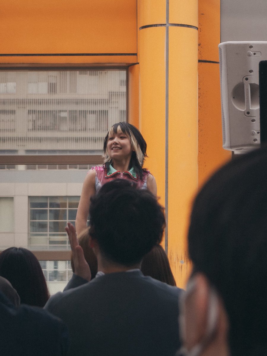 plpbmw's tweet image. リリイベ
お散歩カメラで撮ってみたけどちょっと遠い😂

#PIGGS
#PIGGS渋谷