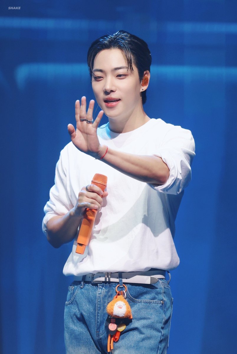 2026 ONF Fanmeeting [Re:Connect]

사랑혀🫶🏻🫶🏻🫶🏻

#온앤오프 #ONF #이션 #이창윤