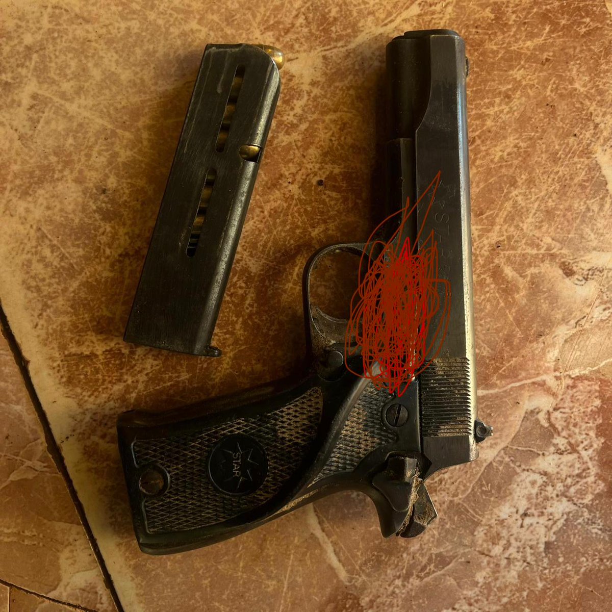 _ArriveAlive's tweet image. Suspect arrested following a violent attack at a mine in Hlaneki village under the Giyani policing area

arrr.co.za/6bccF

#ArriveAlive #Crime @SAPoliceService