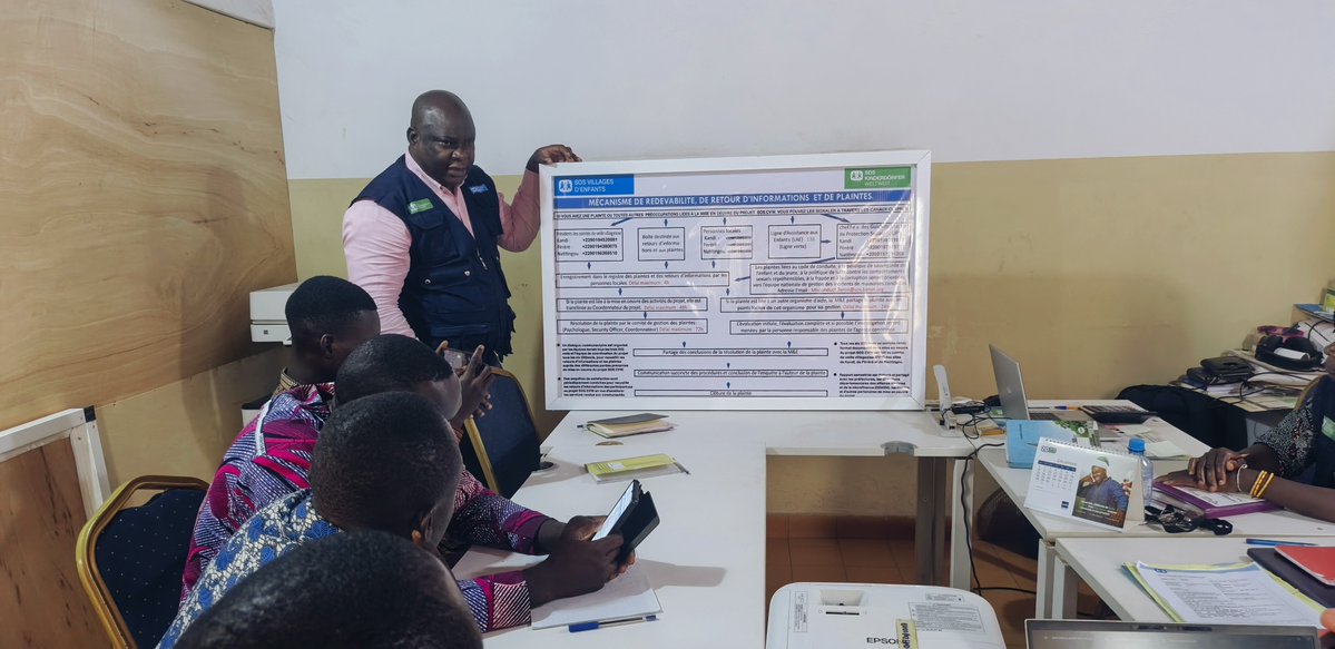 SOSBENIN's tweet image. Former les enseignants, c’est protéger les enfants.

À Kandi, 18 enseignants formés pour prévenir violences et abus.

« Enseigner sans violenter les enfants, c’est possible. »

🔗 sos-benin.org/former-pour-pr…

#ChildProtection #Education #Benin #SOSVillagesdEnfants