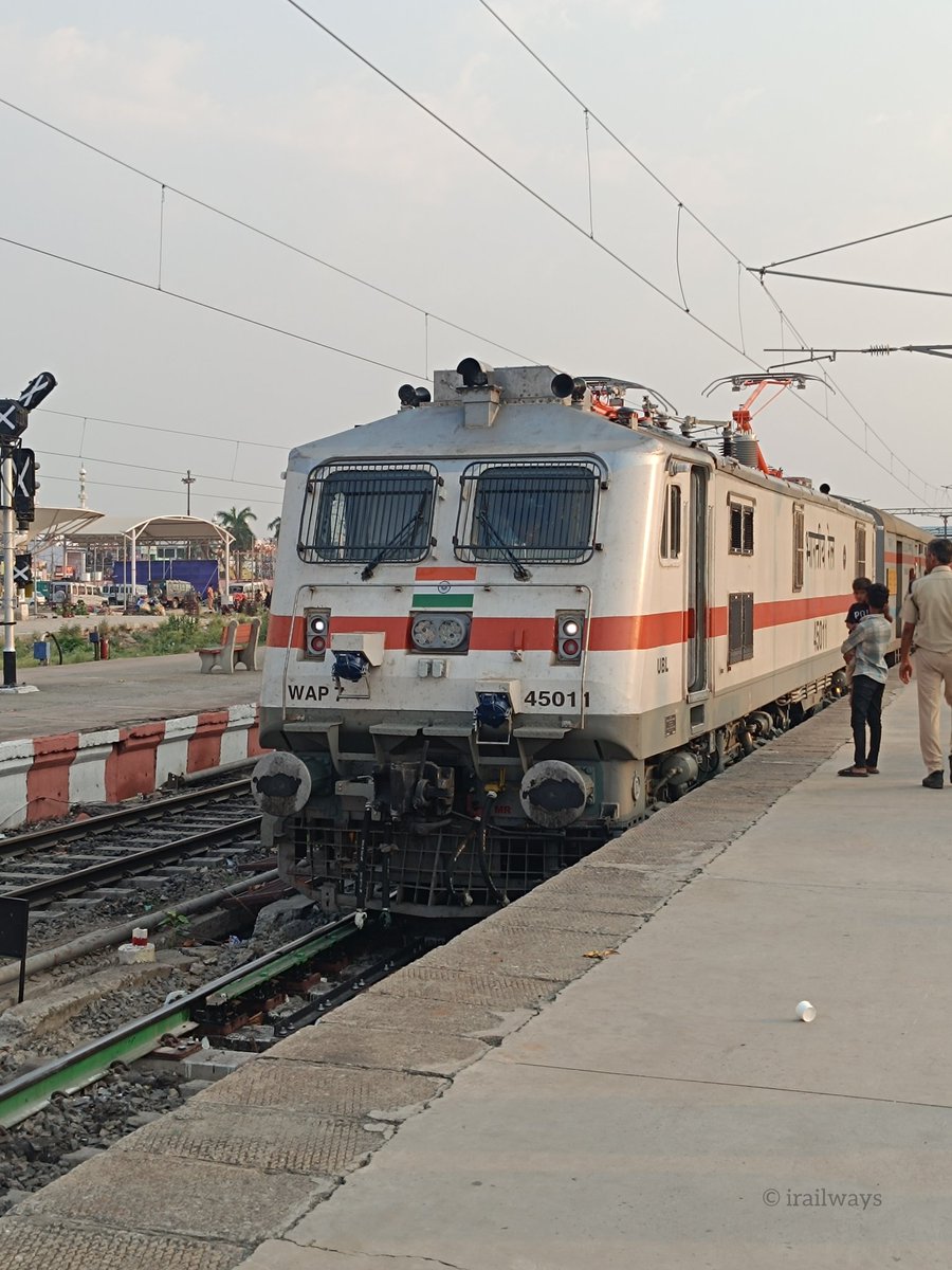 Indian Railways tweet media