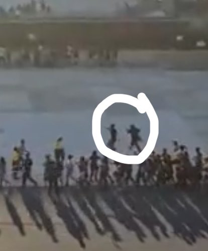 𝐚𝐧𝐧𝐞🐈 | VAI VER O EN- tweet media