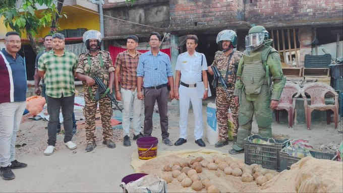 Junglewarrior39's tweet photo. #Breaking 🚨
NIA probe ordered after 79 crude bombs recovered in Bhangar. 
CRPF on alert, ensuring and reinforcing security and ensuring stability on the ground. #RAF #WestBengalLegislativeAssemblyelection2026 election bengal #asian #AxisBank #EarthRaise #rrvsrcb #ElectionDuty https://t.co/h1MQ7kDkxS