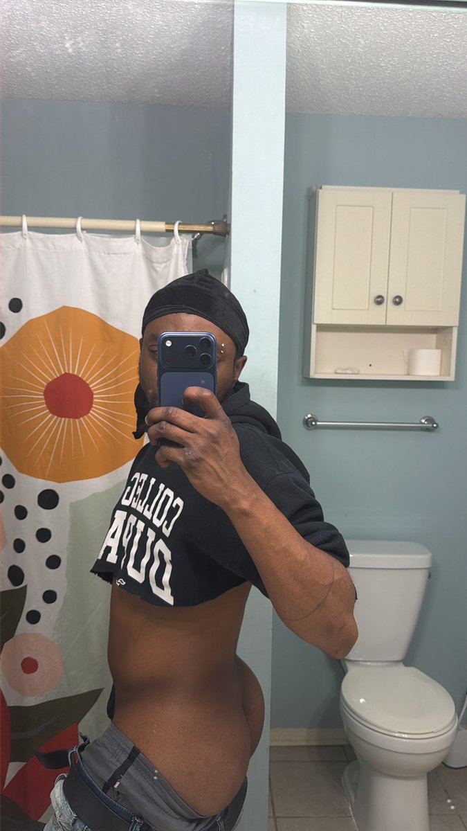 SlimThickdd's tweet photo. Ass so phat, you want a lap dance. https://t.co/gEv9pt2cln