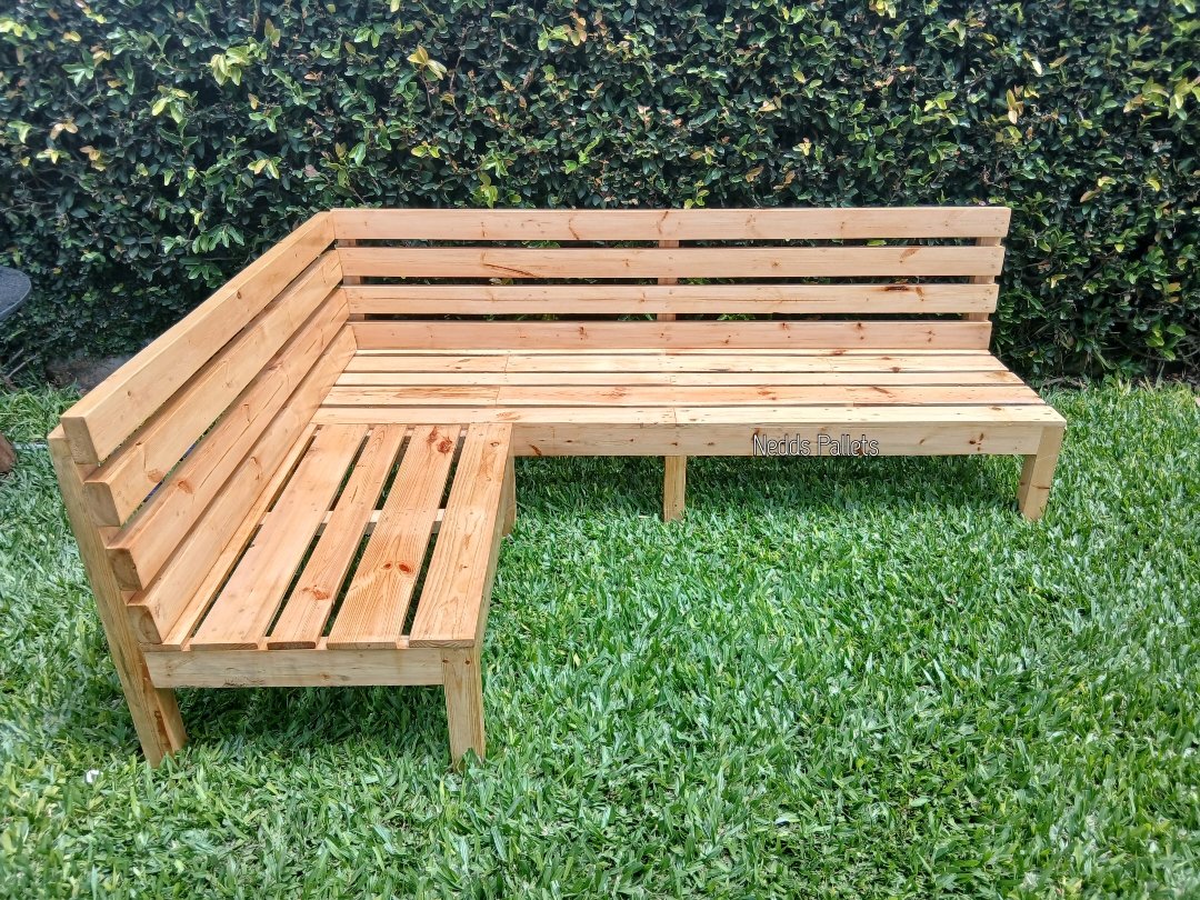 Nedds Pallets And Interior Decor. tweet media