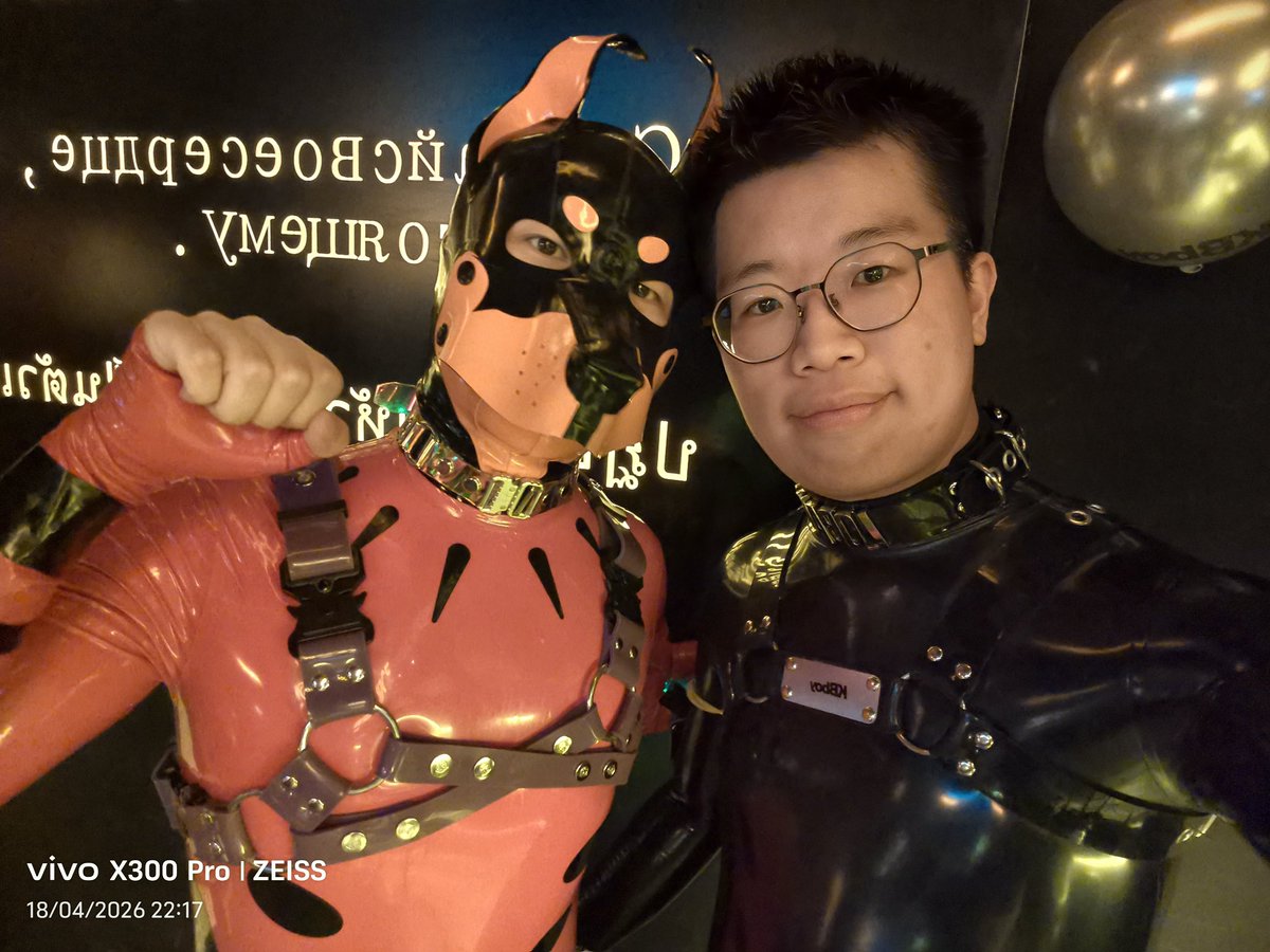 很高兴能参加 Woof吠酒 × KBboy 三周年庆 ,认识了很多新的胶友和🐶🐶 🟣@xiaocon52293451 ⚪️@cb_ad168 ...