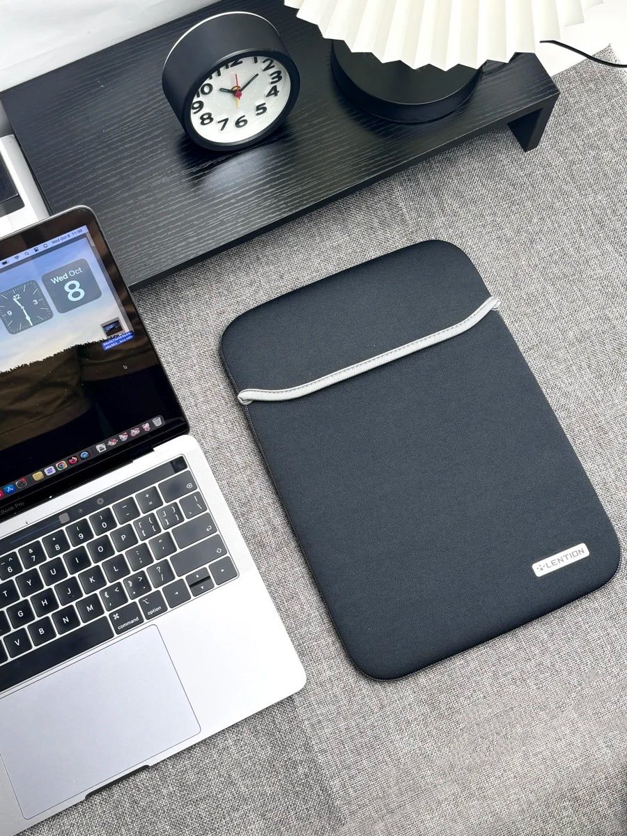 LentionOfficial's tweet image. Drench-proof your tech without losing your cool. 🌊 Our LENTION Neoprene Sleeve is the ultimate "wet suit" for your laptop.✨
🔗 bit.ly/4aEGkg3

#Lention #TechEssentials #WaterproofCase #LaptopSleeve #WorkFromAnywhere