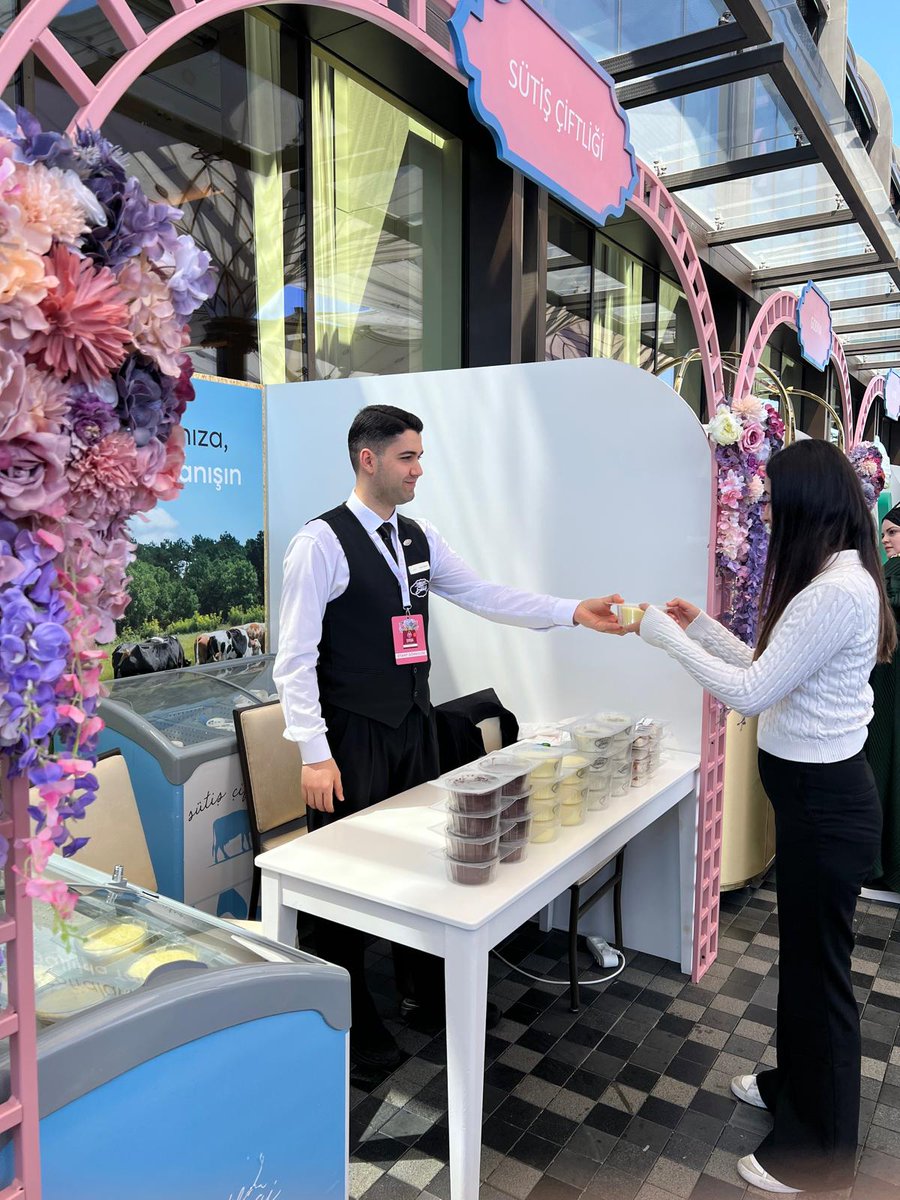 Emirgan Sütiş tweet media