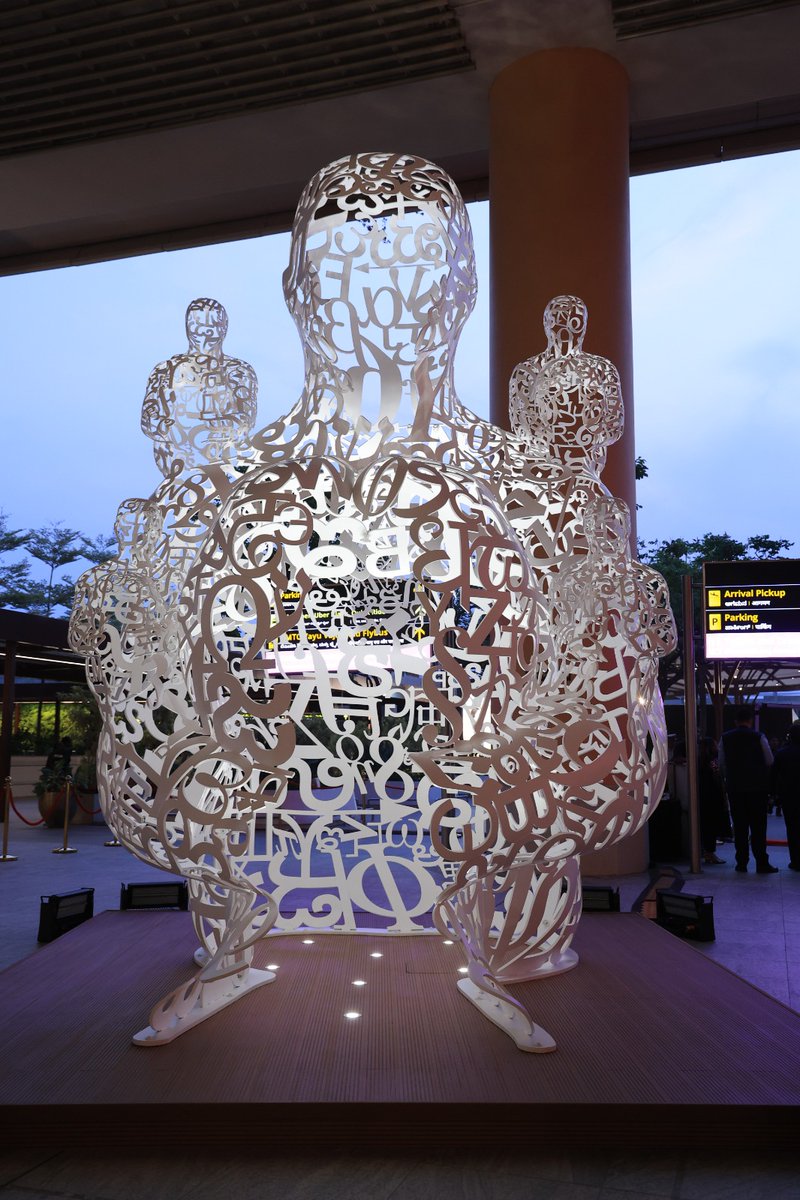 A city shaped by many hands, many languages, many dreams. Jaume Plensa's "Bengaluru's Soul" says it all. Congratulations on a beautiful unveiling. <a href="/PriyankKharge/">Priyank Kharge / ಪ್ರಿಯಾಂಕ್ ಖರ್ಗೆ</a>  <a href="/kiranshaw/">Kiran Mazumdar-Shaw</a>  <a href="/HariMarar/">Hari Marar</a>  <a href="/NandanNilekani/">Nandan Nilekani</a> <a href="/BLRAirport/">BLR Airport</a>