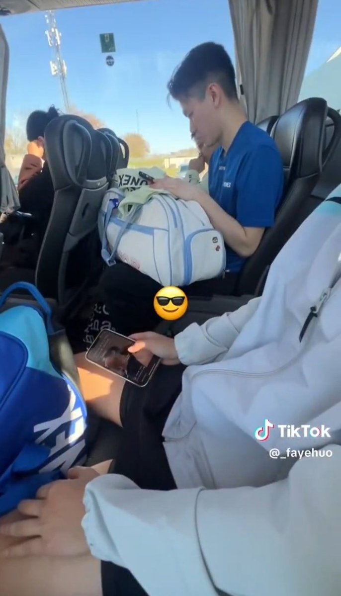 yiii_122 tweet media