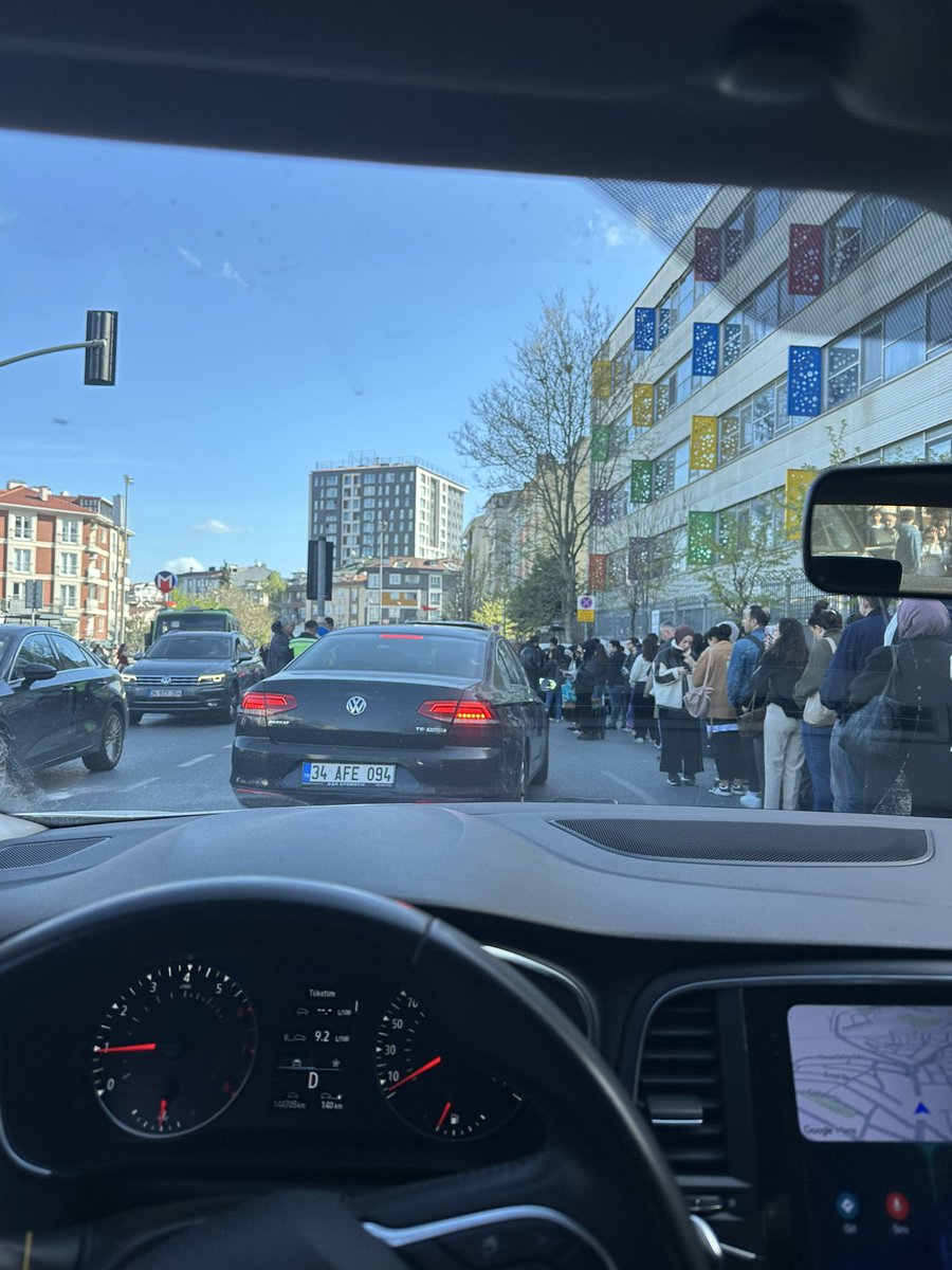 iboderlerr0's tweet image. Mecidiyeköy mahmutbey metro hattına neden kaç gündür çözüm bulunmuyor? İnsanların iş stresi yetmiyor gibi bir de ulaşım problemi nedir? #Metro #m7 #metrobüs #nurtepe #çağlayan #mahmutbey #mecidiyeköy