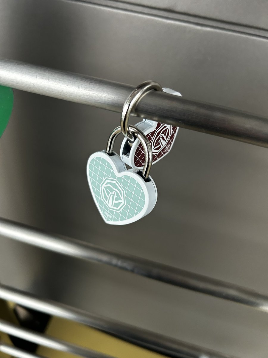 たつお tweet media