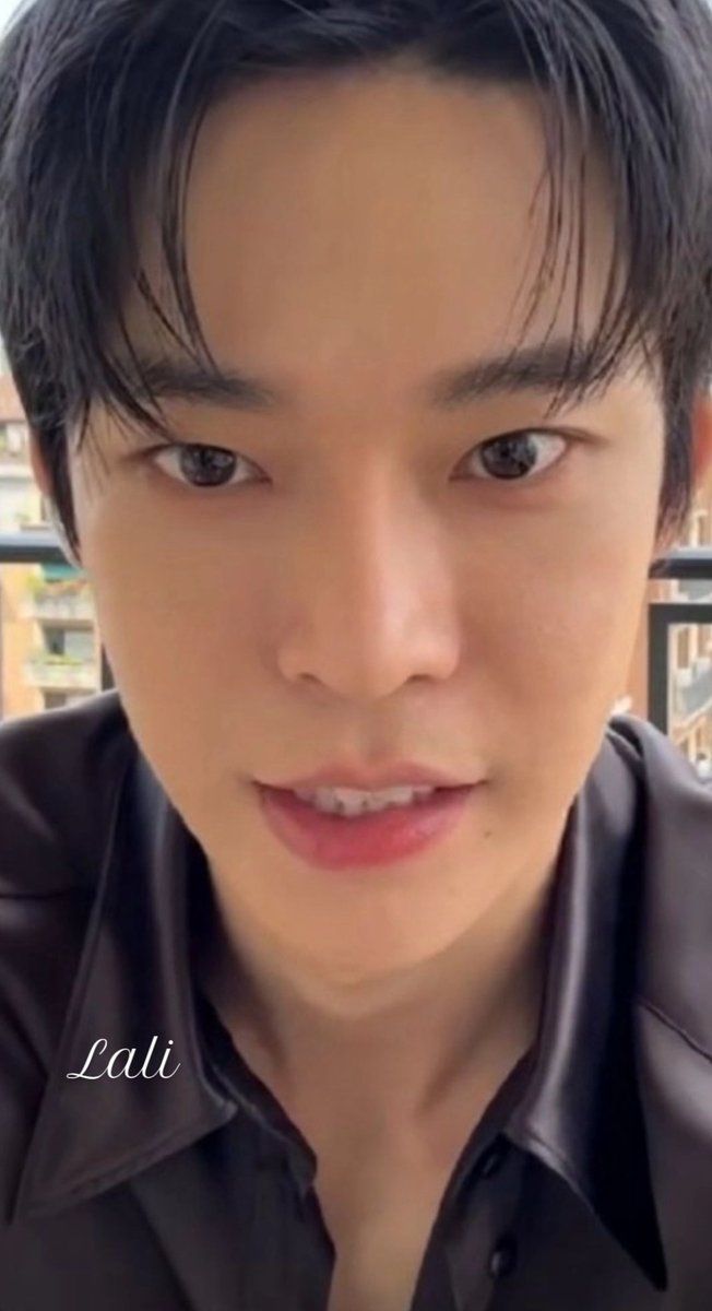 firefly_do0's tweet image. D-406
What can I say...
Today, like yesterday and even more tomorrow, I truly miss you so much. Stay healthy and come back to us💜🪽
#도영 #DOYOUNG