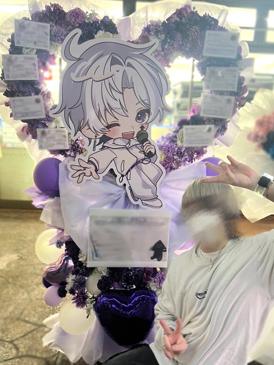 うえにこ tweet media