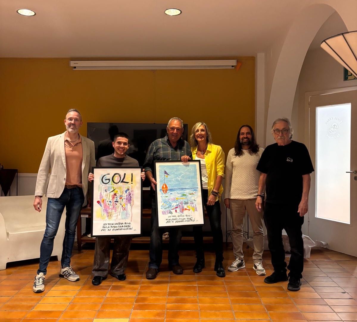 ERCVng's tweet photo. Dissabte vam celebrar els XIV Premis Ventosa i Roig i el Sopar de la República a Vilanova i la Geltrú, amb la companyia del diputat @Santandreuenc.

Enhorabona als guardonats Eduard Escolar i al club de futbol inclusiu Garbí! 

Compromís, arrelament i país 💛 https://t.co/Nxc6hj2vHQ
