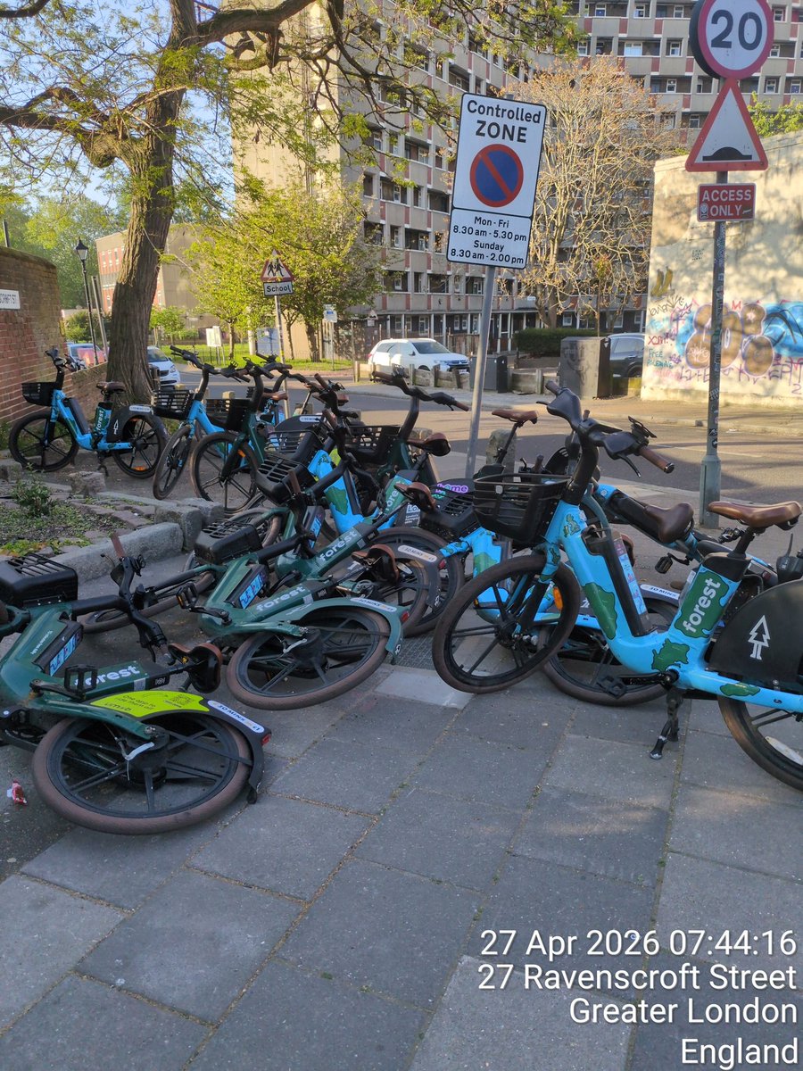 GreenWorldJoy's tweet photo. @forestbike_uk @TowerHamletsNow @LutfurRahmanTH @forestbike_uk Respond &amp; confirm whether you're deliberately unload bikes on Ravenscroft St despite being aware that this is not a suitable location? This is causing obstruction &amp; creating an unacceptable environment. Move the bikes immediately &amp; don't unload on this street again https://t.co/TNCvrErvwc