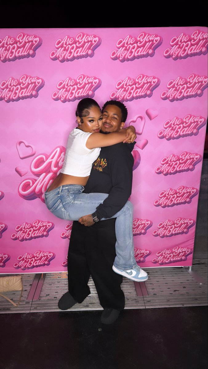 Foxyyy 🦊 tweet media