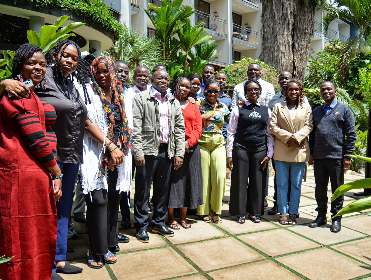 CERAIUg's tweet photo. Together with partners in Uganda ,we participated in multistakeholders meeting to launch #RepowerAfrikaCompaign , a campaign aimed at repowering Uganda with clean renewable energy sources for sustainable development.
Bravo @350 for such initiatives.
#RepowerUganda https://t.co/TXAAnzWCse