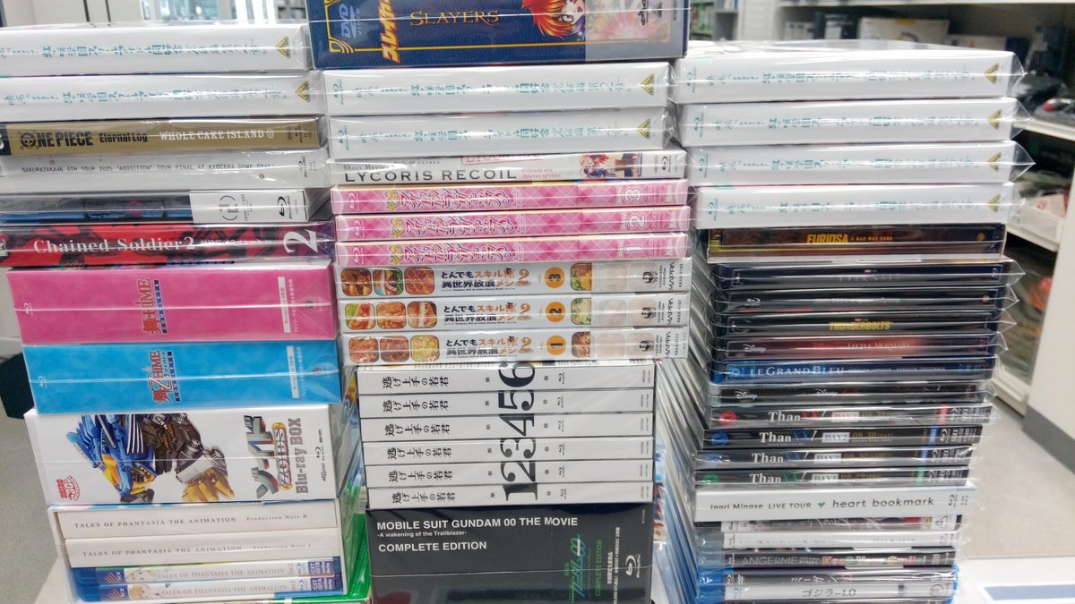 trader_dvdbd's tweet image. 【本店2階】
本日のDVD作成分です！

・逃げ上手の若君 全6巻セット
・とんでもスキルで異世界放浪メシ2 全3巻セット

スチールブック品も
たくさん来てます！！
新作も来てますよ！！
お待ちしております!!(*‘ω‘ *)

#ブルーレイ #DVD  #アニメ