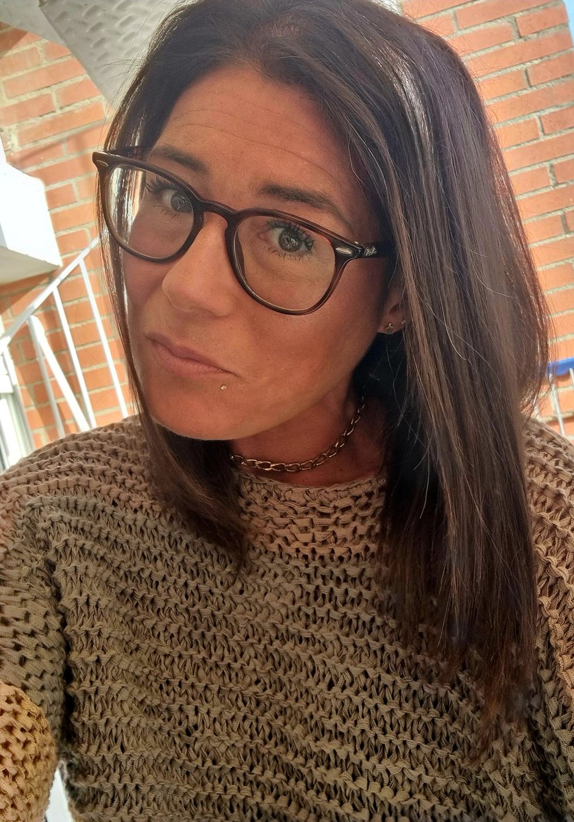 _moni_m's tweet photo. Lunes de movidas varias 😅💪🏻⚖️
#BuenosDías y #FelizLunes 🫶🏻😘 https://t.co/Tsd78i55Ab