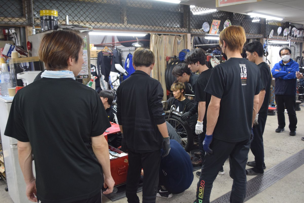 飯塚オート SG #オールスター 4日目】 2Rは5周目ホームで #青山文敏 と