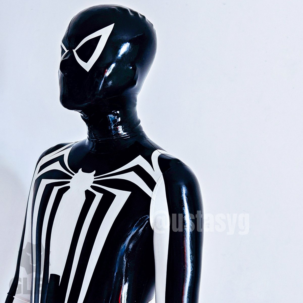 G.LEO Latex tweet media