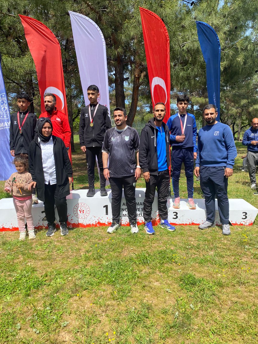 MahmutAkda15's tweet photo. Adıyaman’da düzenlenen Anadolu Yıldızlar Ligi Kros Türkiye Yarı Finali’nde sporcumuz Serhat Hamarat, 3. olarak önemli bir başarı elde etmiş ve 3 Mayıs’ta Mersin’de gerçekleştirilecek Türkiye Finali’ne katılmaya hak kazanmıştır. https://t.co/IDLhMQh17s