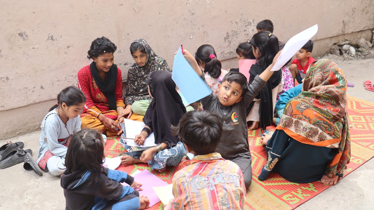 itacecorg's tweet photo. In the quiet corner of Canal Park, Kitab Gari has made a small reading corner for children to come to. Here with Kitab Gari, they explore their favorite books, craft, hear stories and envision a world filled with colorful imagination.

#Kitabgari #Canalpark #reading https://t.co/4GOjqdsYTU
