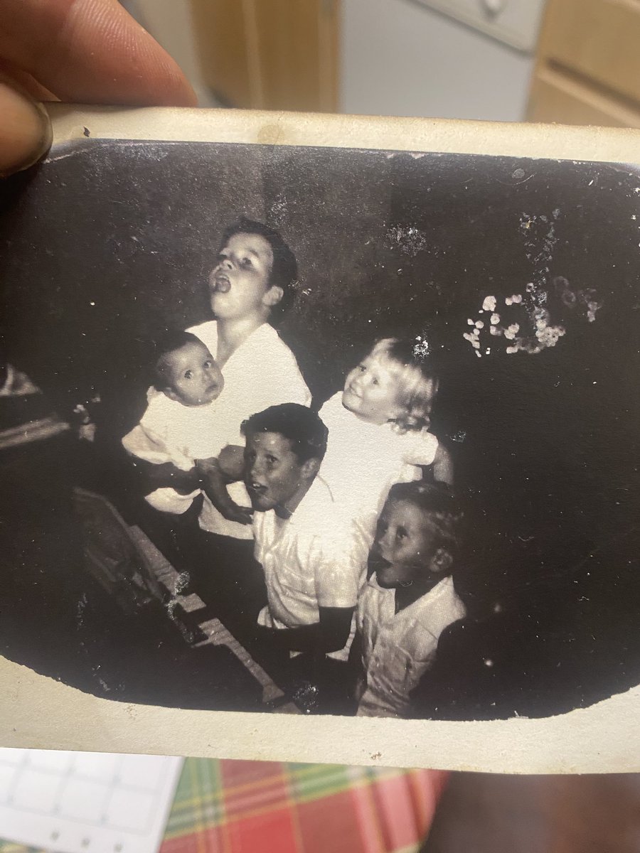 TheWizardFound's tweet image. The McIsaacs. #nsa #ger #sri #svr #macisaac #mcneil I love my Mom, and I was told not to post this, and I did anyway, but I was told not to, but I did anyway, so she could sue me and they could sue me, but that would delete process. #gshq