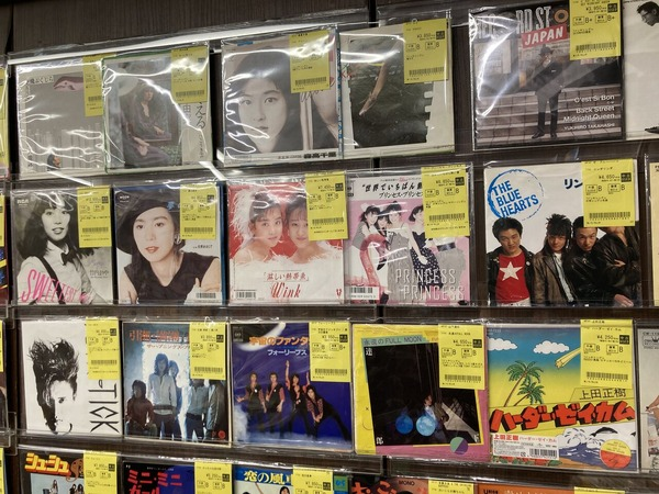 🎊4/27(月)中古レコード入荷情報🎊】 《シングル盤人気タイトル》入荷