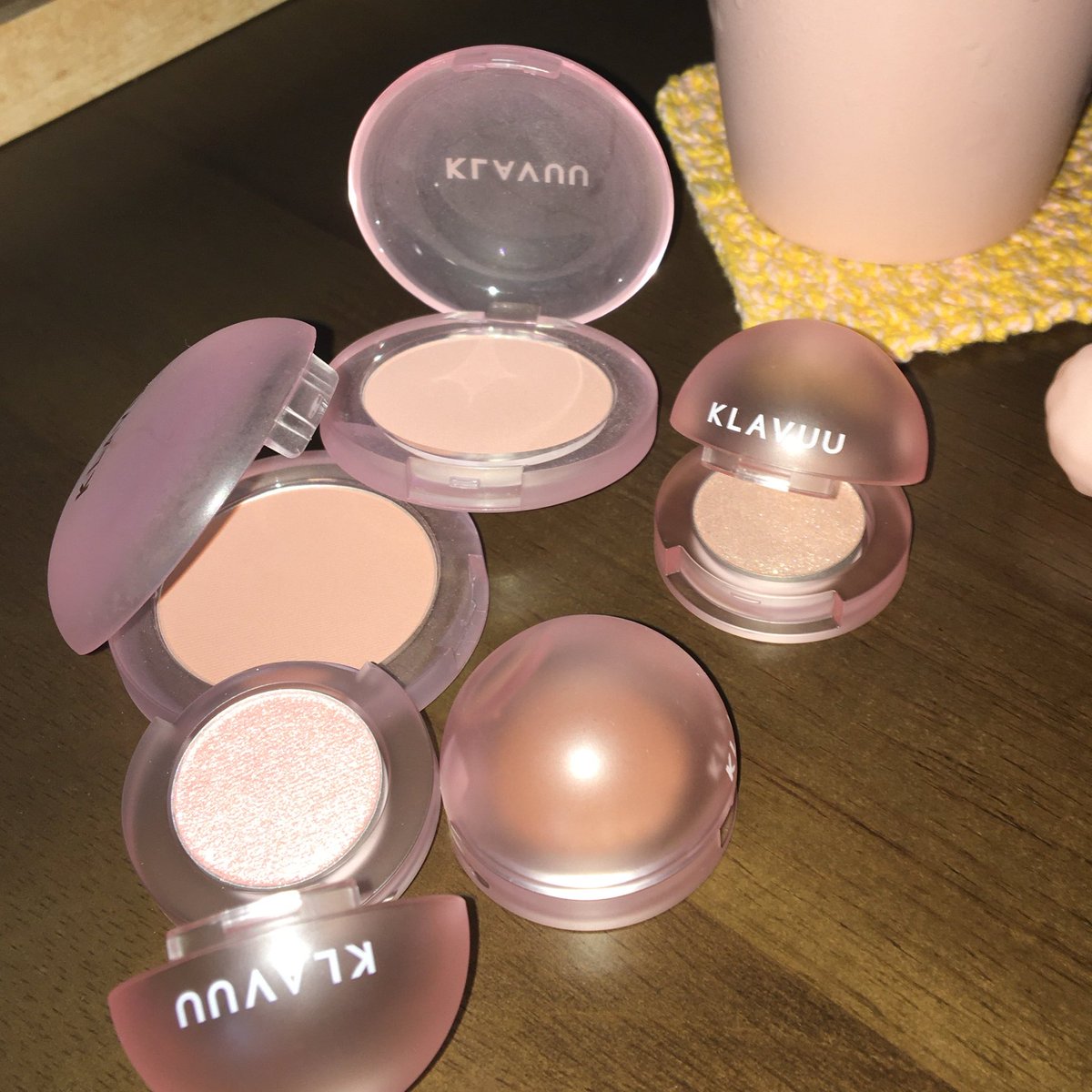 Liz Greta tweet media