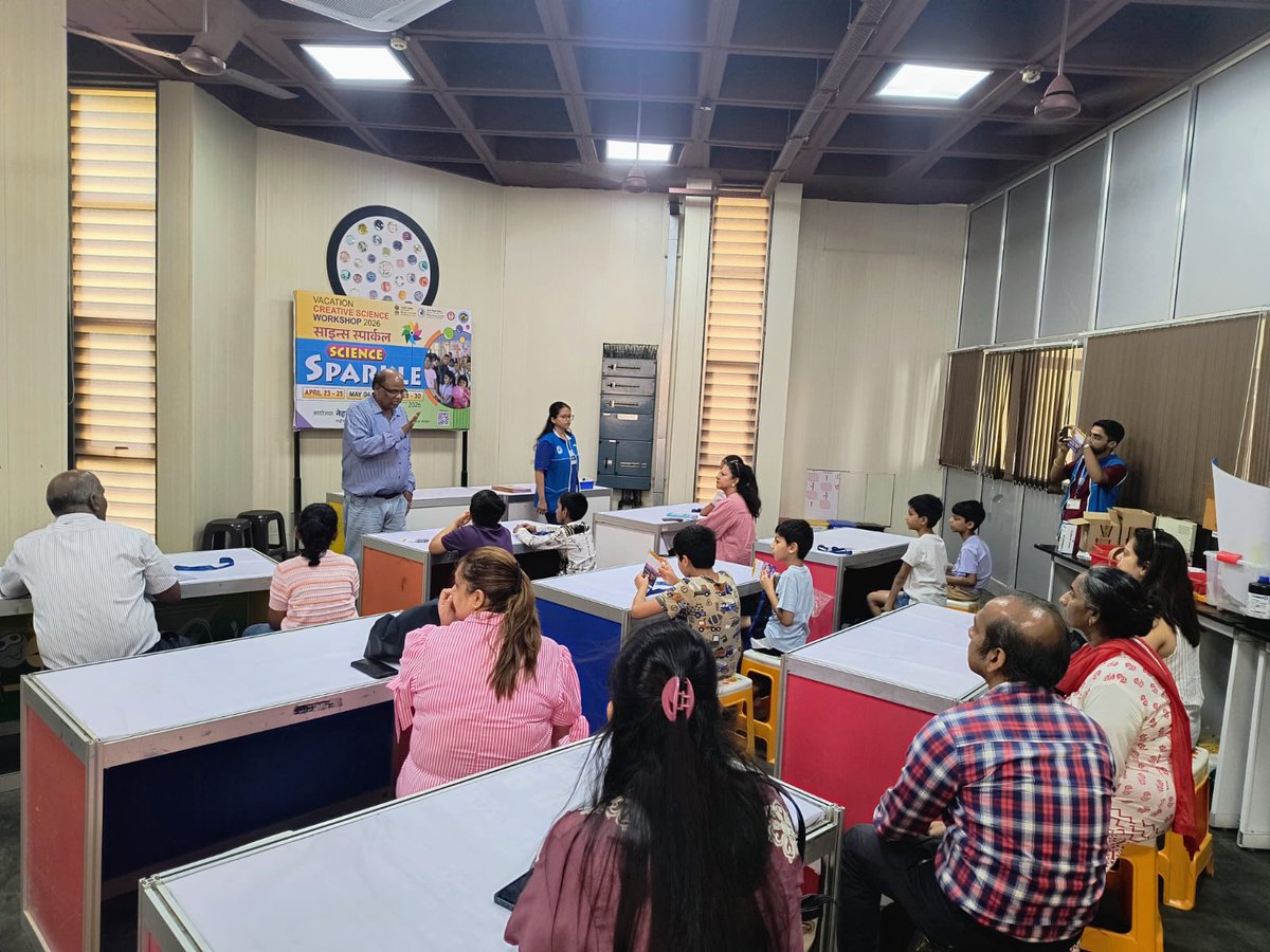 ncsmgoi's tweet image. Young minds are sparkling with curiosity at the Vacation Creative Science Workshops - Science Sparkle (Batch I) underway at @NSCMumbai, a unit of @ncsmgoi, @MinOfCultureGoI.

(1/2)

#VacationWorkshop #HandsOnLearning