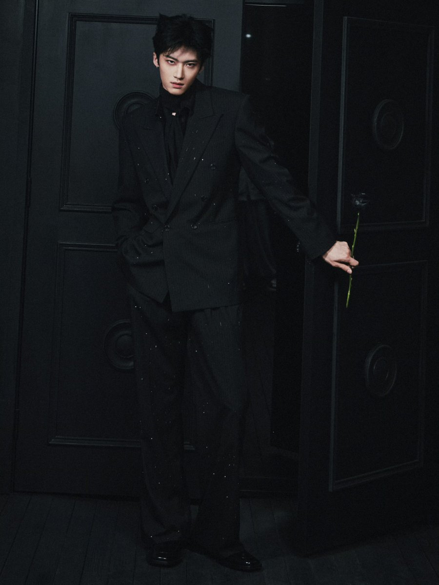 for yanan 闫桉 tweet media