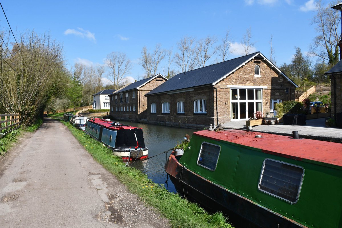 retired_tom's tweet photo. My photos from #April 2023
@CanalRiverTrust #GrandUnionCanal #Bulbourne #Lock #Bridge #Narrowboat #LockCottage #Reflections
#Canals & #Waterways can provide #Peace & #calm for your own #Wellbeing #Lifesbetterbywater #KeepCanalsAlive https://t.co/4HkJcXd3M0