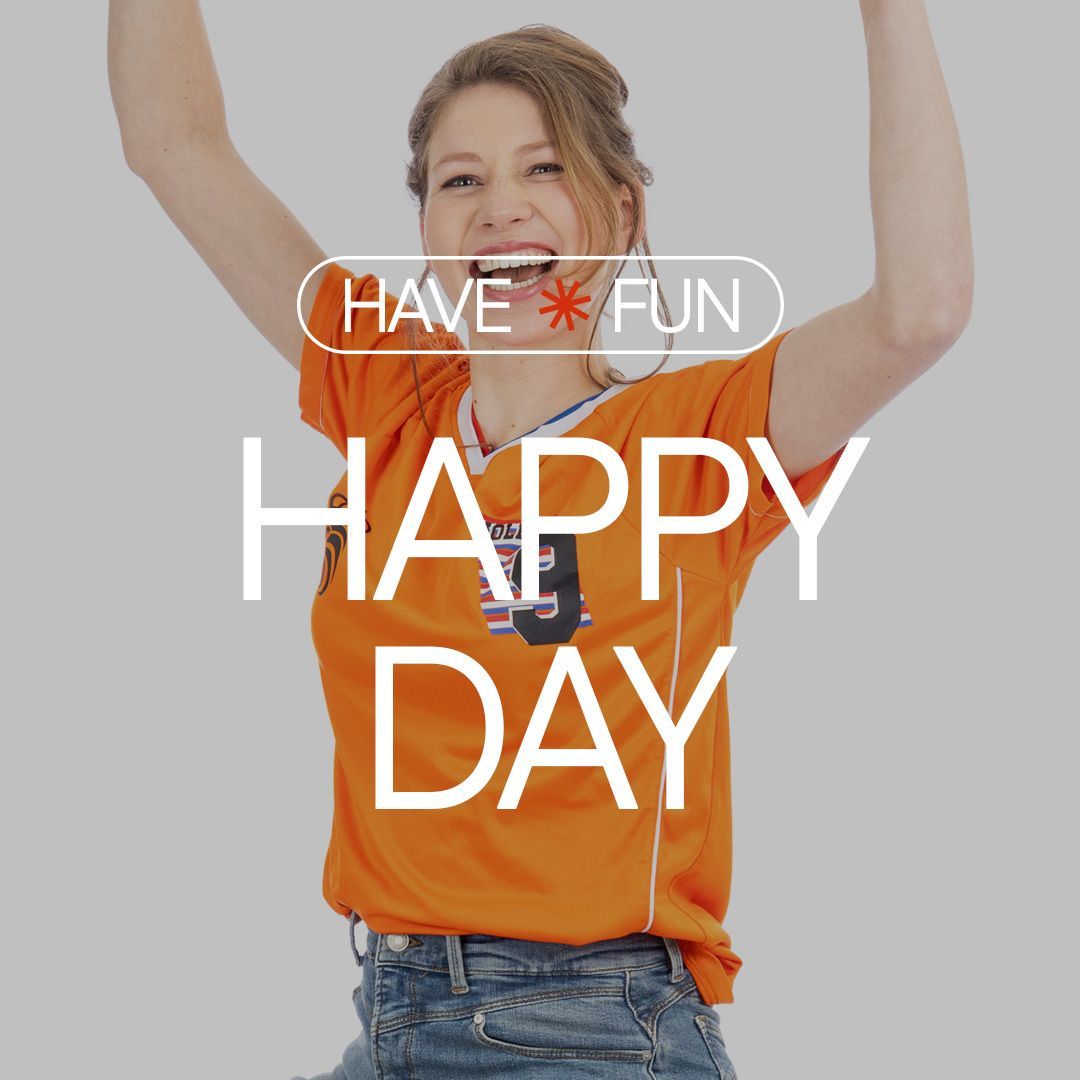 Highleytall's tweet photo. Fijne Koningsdag! 👑 Ook Team Highleytall geniet van een dagje vrij. Er worden geen bestellingen of retourzendingen verwerkt en de klantenservice is niet bereikbaar. Dinsdag 28 april staan we weer voor je klaar. https://t.co/InZaGEqsoZ