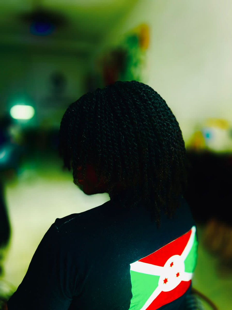 YourselfSaloon's tweet photo. Embracing her natural beauty,
wearing her pride. 🇧🇮

Be Yourself https://t.co/hTqhlmiYOV