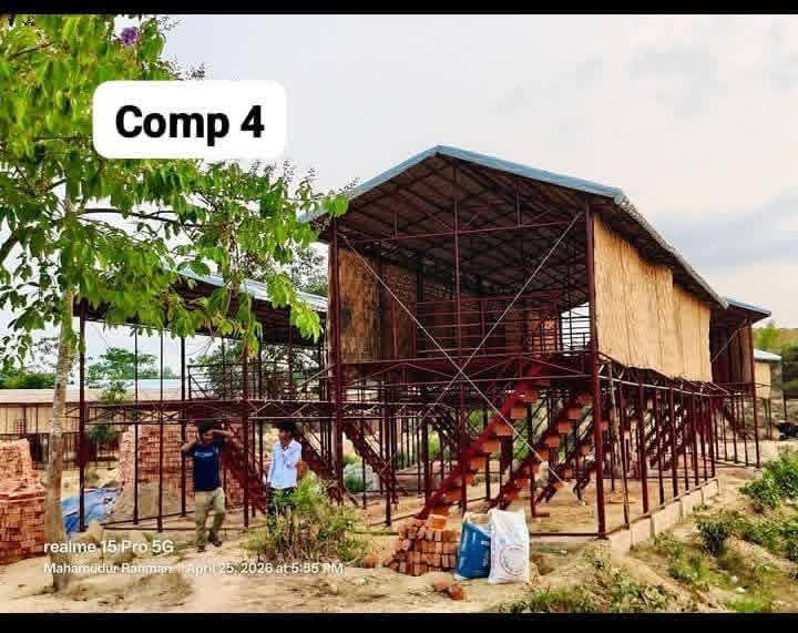 Monsur38332582's tweet image. Two-story shelters are under construction in Camp 4 of the Arakan Rohingya Refugee Camp, providing safer housing for newly arrived families. 

#Rohingya 
#RefugeeSupport