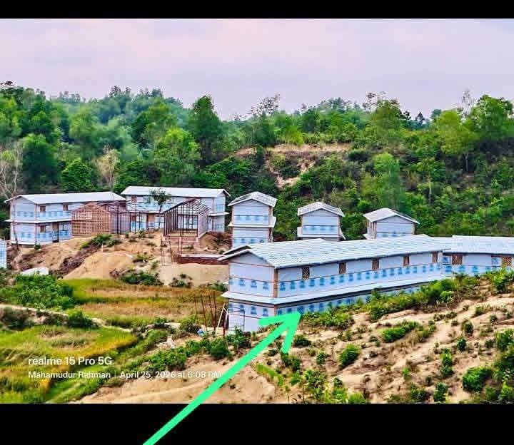 Monsur38332582's tweet image. Two-story shelters are under construction in Camp 4 of the Arakan Rohingya Refugee Camp, providing safer housing for newly arrived families. 

#Rohingya 
#RefugeeSupport