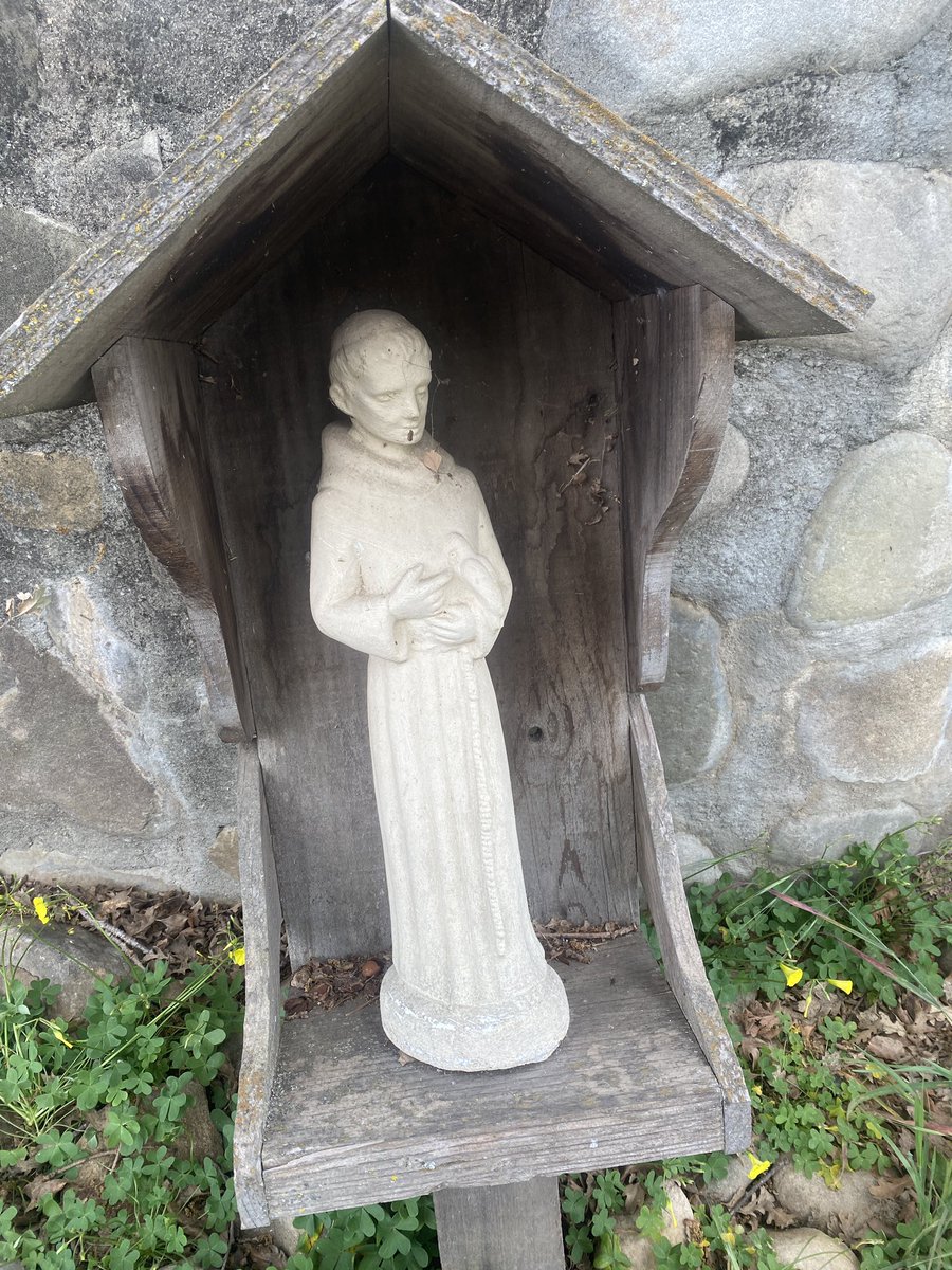 TheWizardFound's tweet image. Made it to Church, today. These guys are my friends. I left a cigarette as offering. #ger