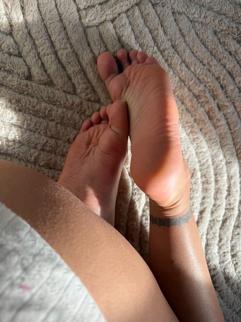LAYAFEET tweet media