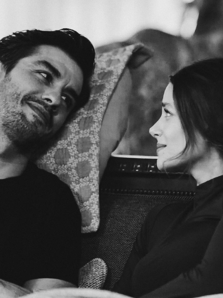 GuernseyJuliet's tweet image. #Words #Image #GM #LoveLovers 

"To be fully seen by somebody, then, and be loved anyhow—this is a human offering that can border on miraculous"
Elizabeth Gilbert

📷 Web

Tag ⬆️⬇️