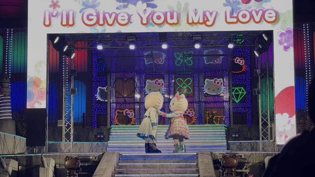 リサ tweet media