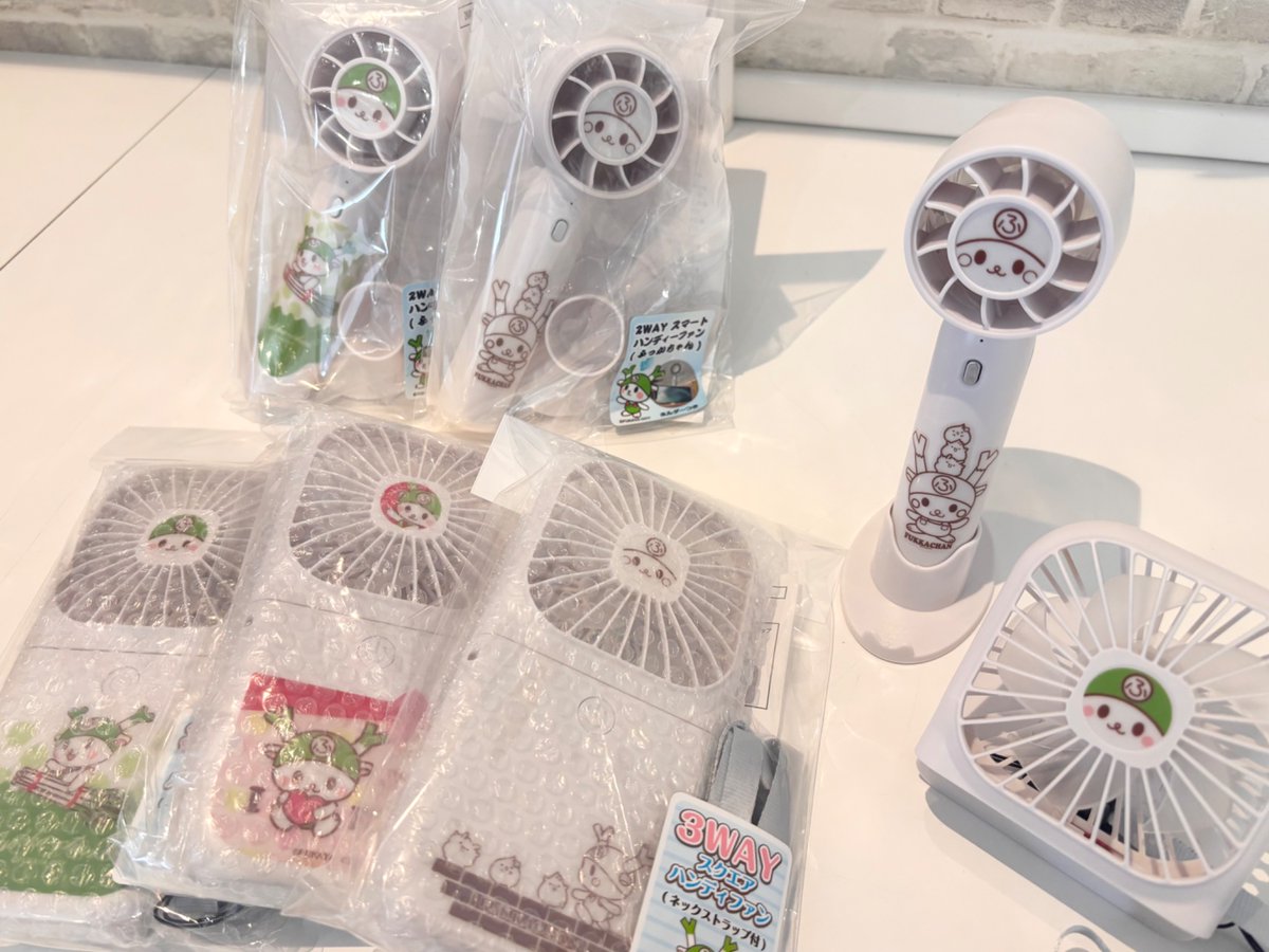 三味線本体 白/緑 ケース付き ⭐️入荷のお知らせ⭐️ 【2WAYスマートハンディファン】税込1380円