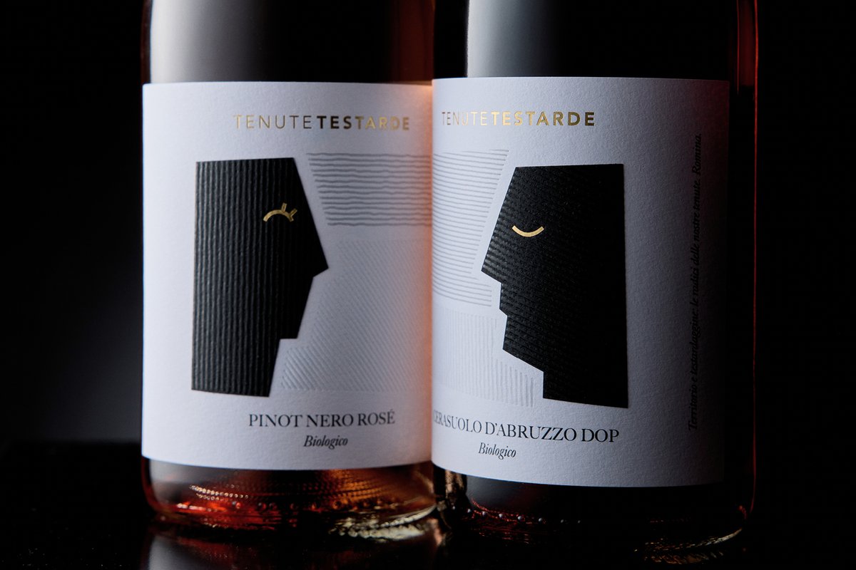 packagings's tweet image. When the land gets a face.

Tenute Testarde is a four-wine Italian range built around one stubborn conviction: that territory has personality. 

packagingoftheworld.com/2026/04/tenute…

#labeldesign by D'Aroma Studio