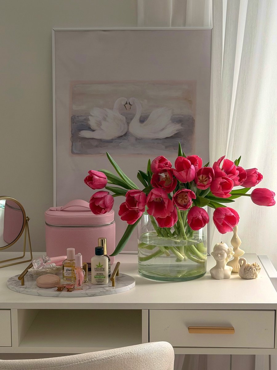 Tulips Library tweet media