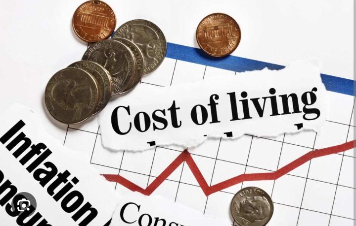 Kidsfmng's tweet photo. 📢💰 #KIDVESTOR is on NOW!
The big question: More money or less cost — which one really helps the cost of living? 🤔💸
Join the conversation with #MattyTheMagician, @iamangelgabby, and their special guest Mr. Abraham Sahid on #TheMorningBell. 🎙️✨
Drop your take👇🎧
#KidsFmAbj https://t.co/3aBhNbGEIK