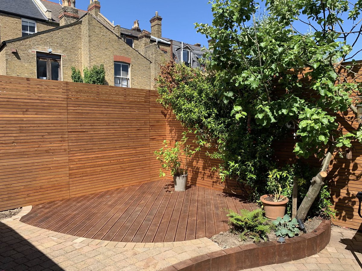 PIgardening's tweet photo. Spring is here and blooming 🌿☀️ Time to enjoy your garden.

A quality deck gives you the perfect spot to sit in the sun, enjoy a coffee, or unwind outdoors.

📩 Decking installation across London &amp; surrounding areas - DM for a free quote!

#Decking #LondonGardens https://t.co/SJFwGMD9uG
