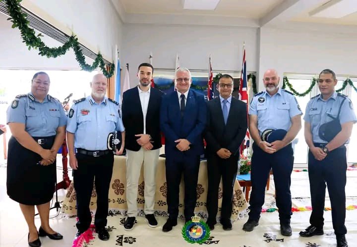 INTERPOL_CBT's tweet image. 🔔Historic Moment for Tonga Police❗️💪
New equipment handed over under #INTERPOL’s Project #BLUEPACIFIC - strengthening borders,empowering officers &amp;amp; securing our Pacific region. Thanks donors @AusFedPolice @nzpolice @NCA_UK 
#SaferPacific #BorderSecurity