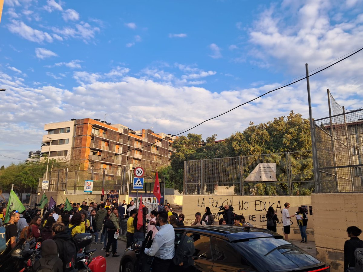 CUP L'Hospitalet de Llobregat tweet media